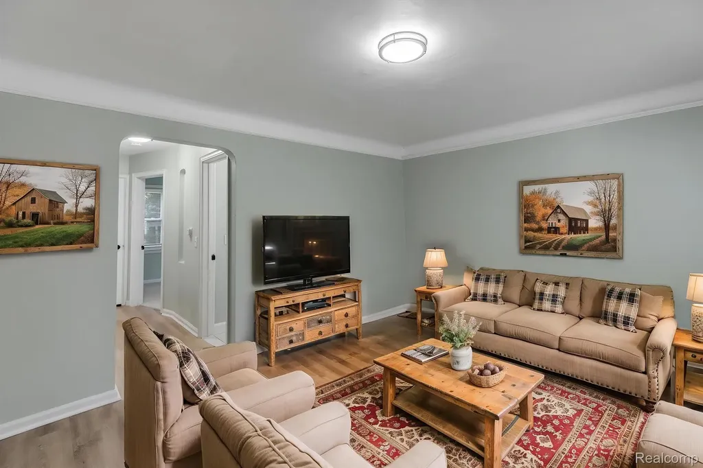 20000 Roscommon Street Harper Woods City MI 48225