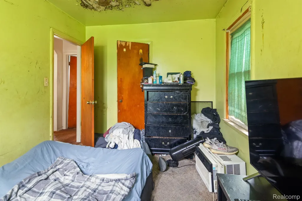 26631 New York Street Inkster City MI 48141