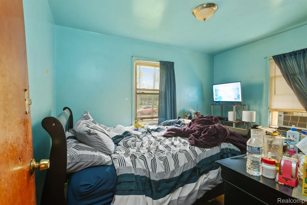 26631 New York Street Inkster City MI 48141