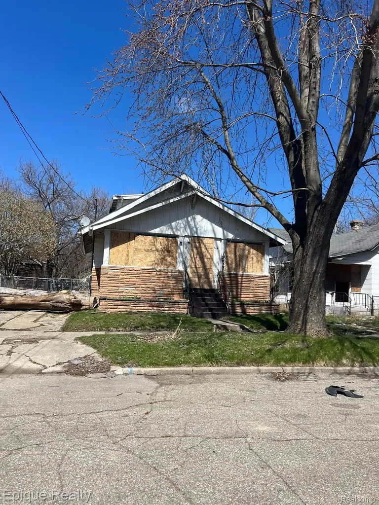 133 E Oakley Street Flint City MI 48503