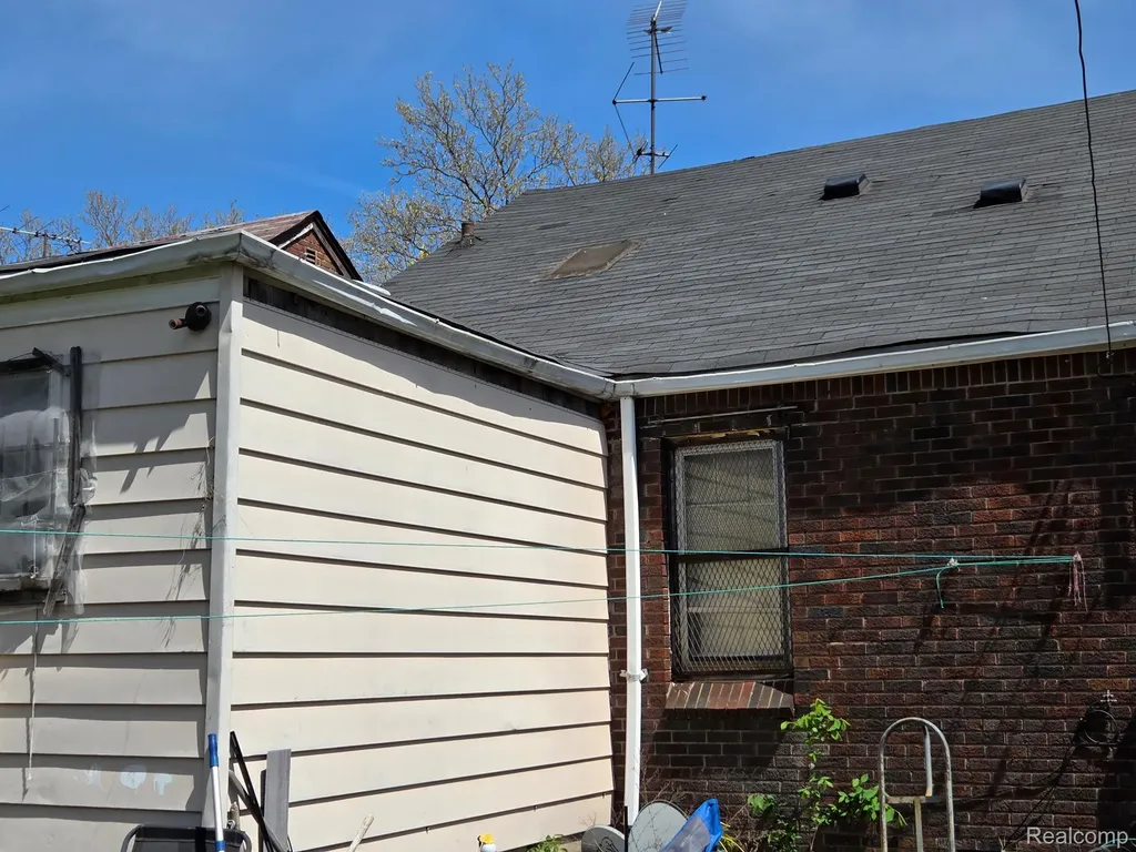 8869 Manor Street Detroit City MI 48204