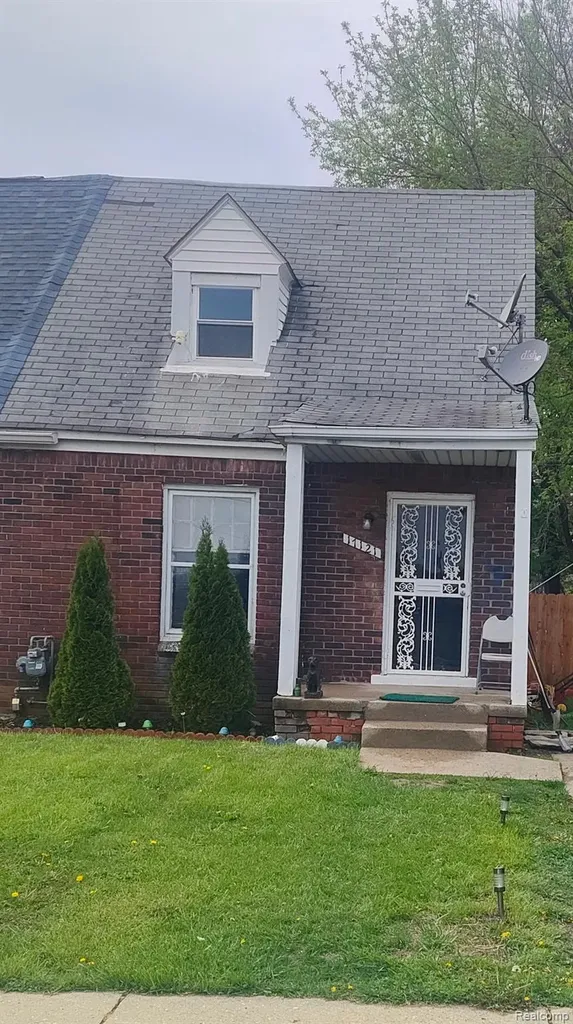 17121 Kelly Road Detroit City MI 48224