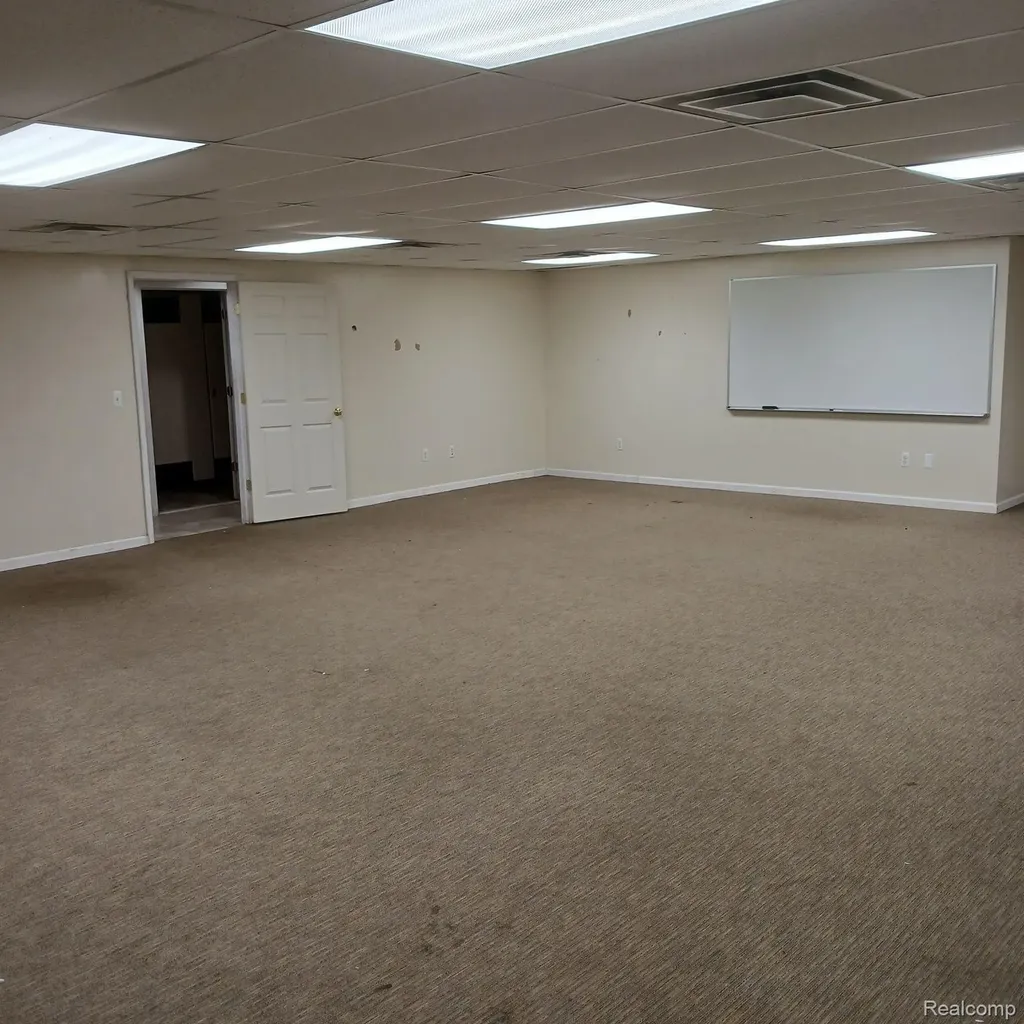 15921 W Eight Mile Road Detroit City MI 48235