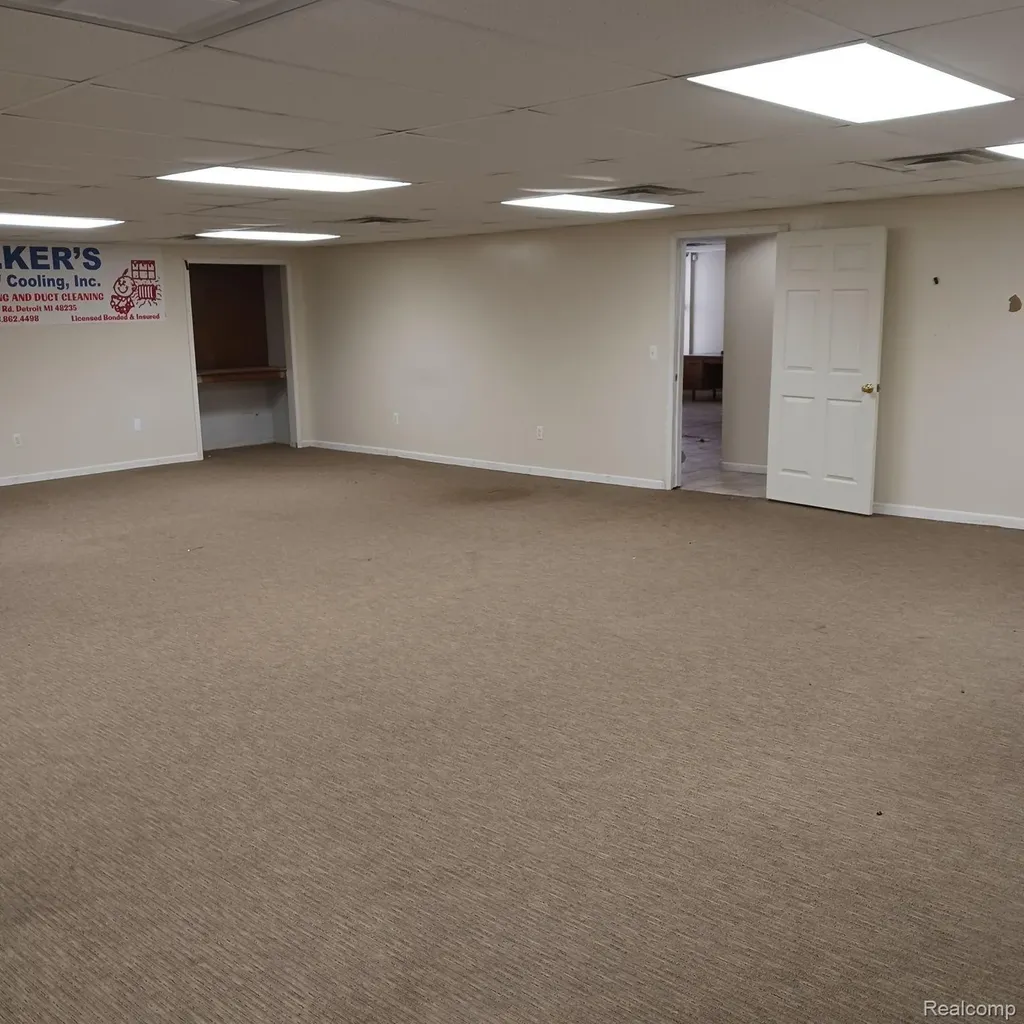 15921 W Eight Mile Road Detroit City MI 48235