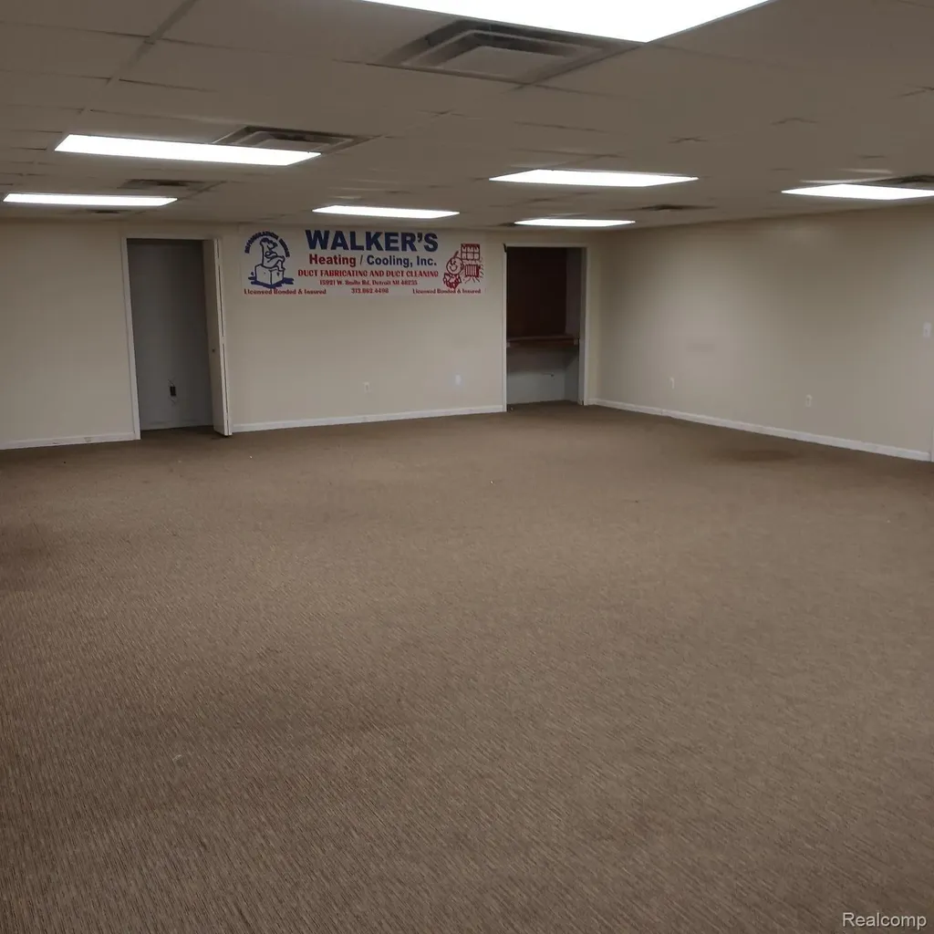 15921 W Eight Mile Road Detroit City MI 48235