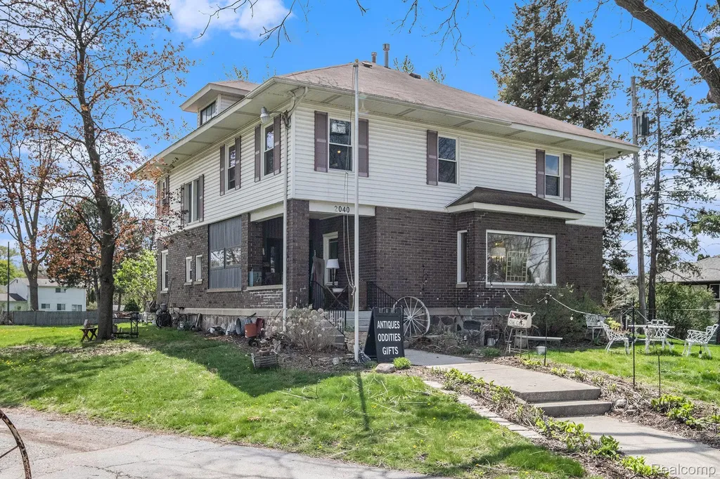 2040 E Maple Avenue Grand Blanc Charter Township MI 48507