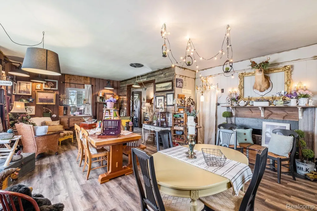 2040 E Maple Avenue Grand Blanc Charter Township MI 48507