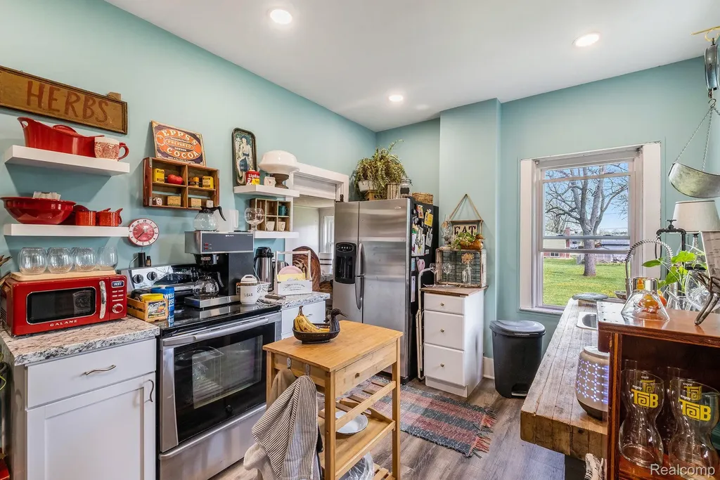 2040 E Maple Avenue Grand Blanc Charter Township MI 48507