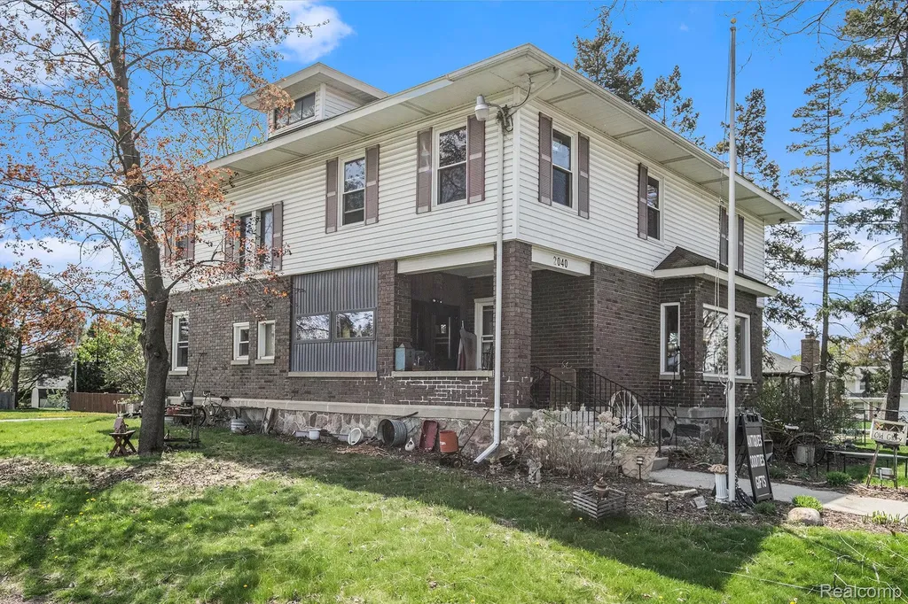 2040 E Maple Avenue Grand Blanc Charter Township MI 48507