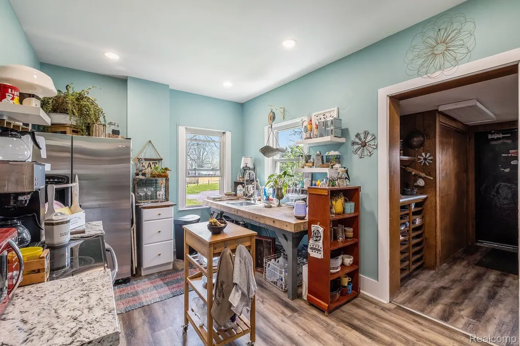 2040 E Maple Avenue Grand Blanc Charter Township MI 48507