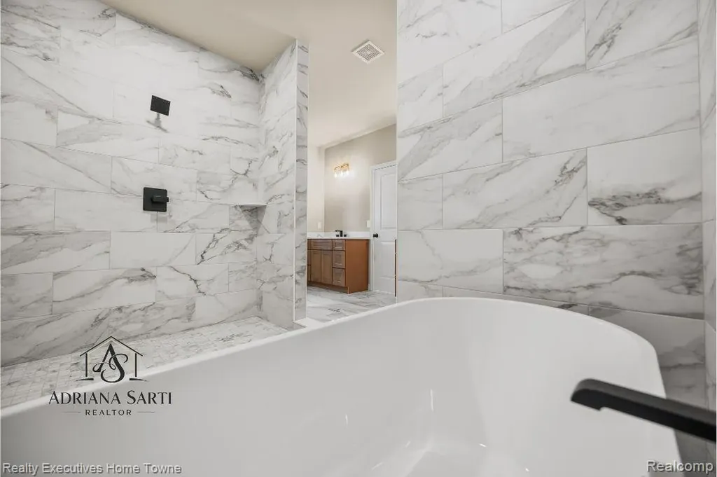 11812 Encore Drive Shelby Charter Township MI 48315