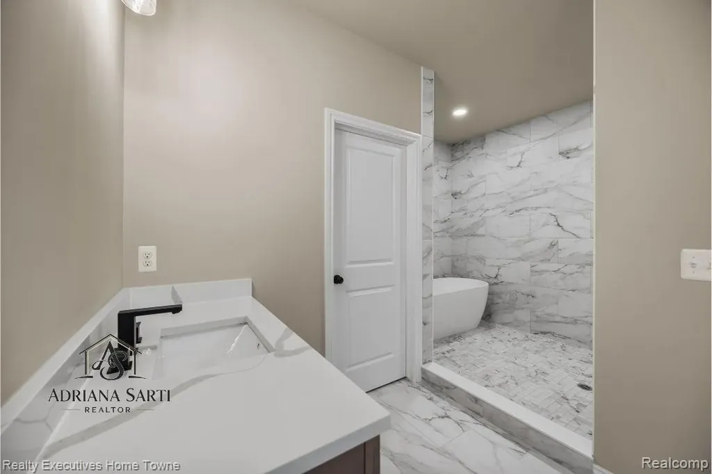 11812 Encore Drive Shelby Charter Township MI 48315
