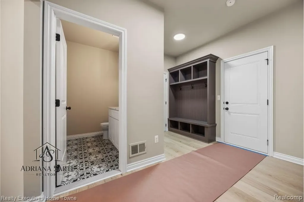 11812 Encore Drive Shelby Charter Township MI 48315