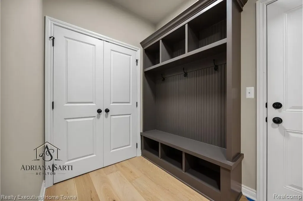 11812 Encore Drive Shelby Charter Township MI 48315