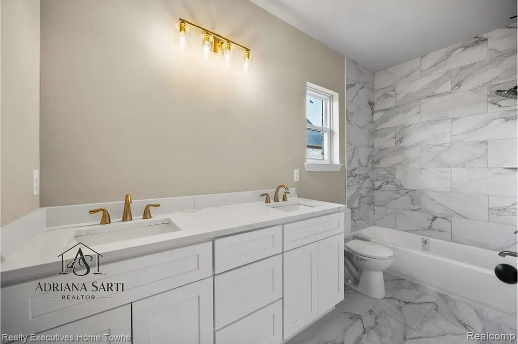 11812 Encore Drive Shelby Charter Township MI 48315