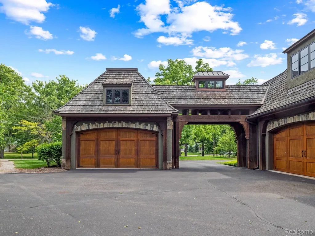 26565 Scenic Franklin Village MI 48025