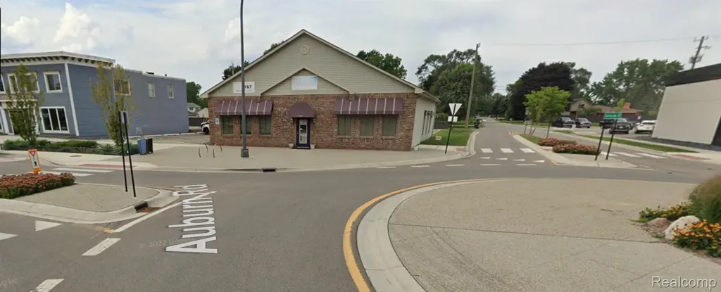1681 E Auburn Road Rochester Hills City MI 48307