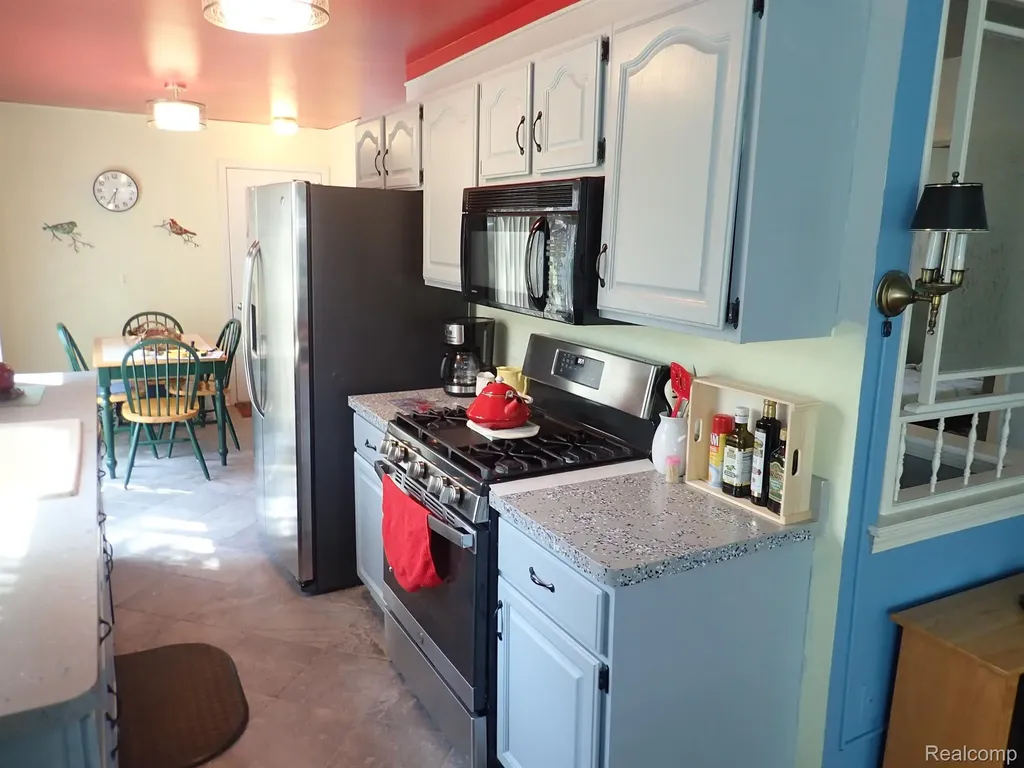 46980 Country Lane Macomb Township MI 48044