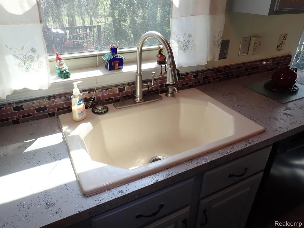 46980 Country Lane Macomb Township MI 48044