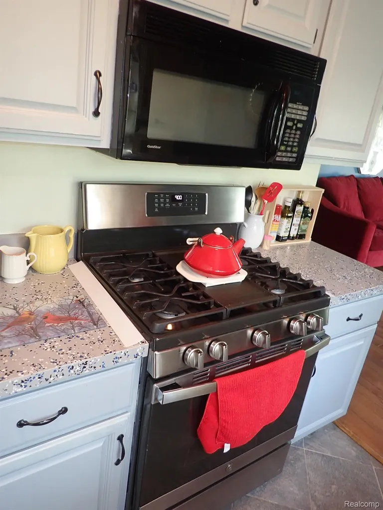 46980 Country Lane Macomb Township MI 48044