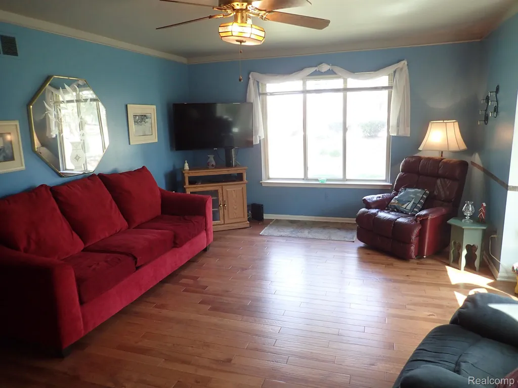 46980 Country Lane Macomb Township MI 48044