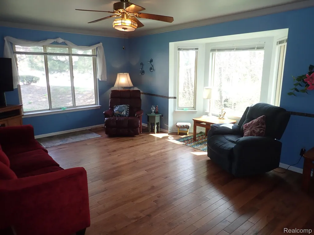46980 Country Lane Macomb Township MI 48044