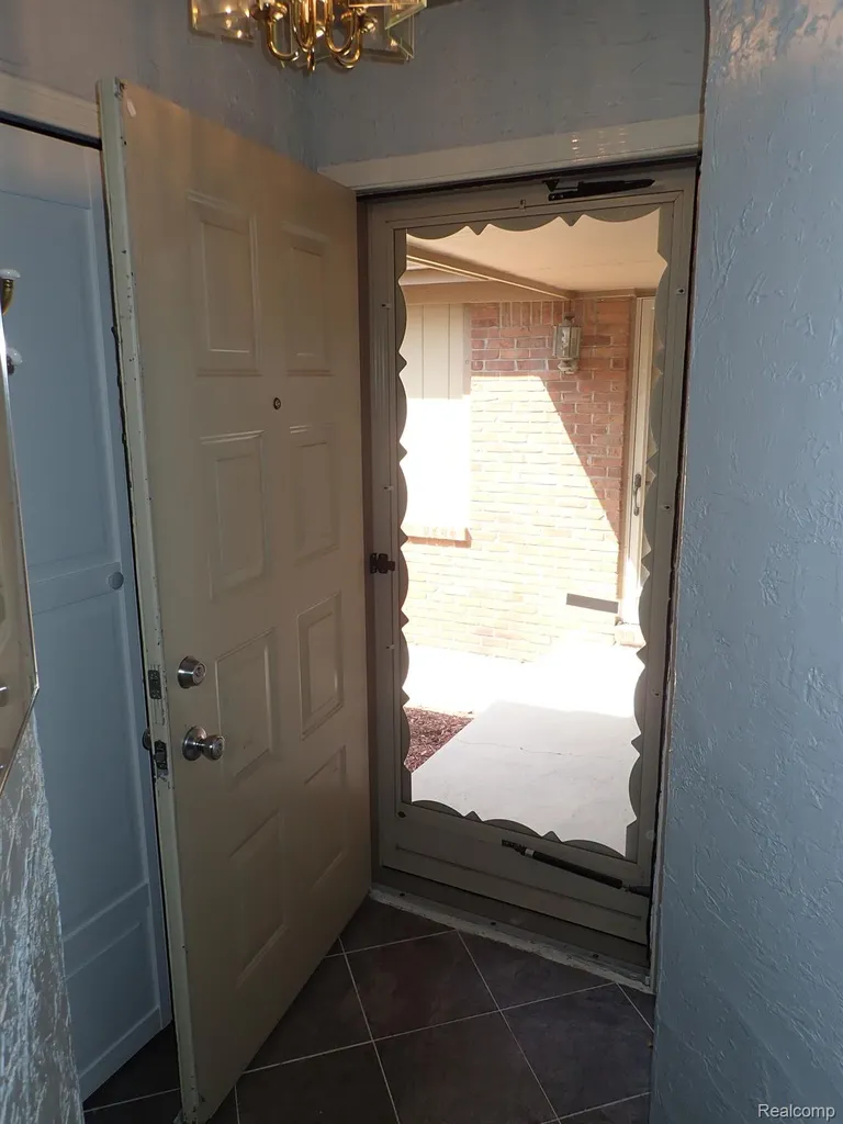 46980 Country Lane Macomb Township MI 48044