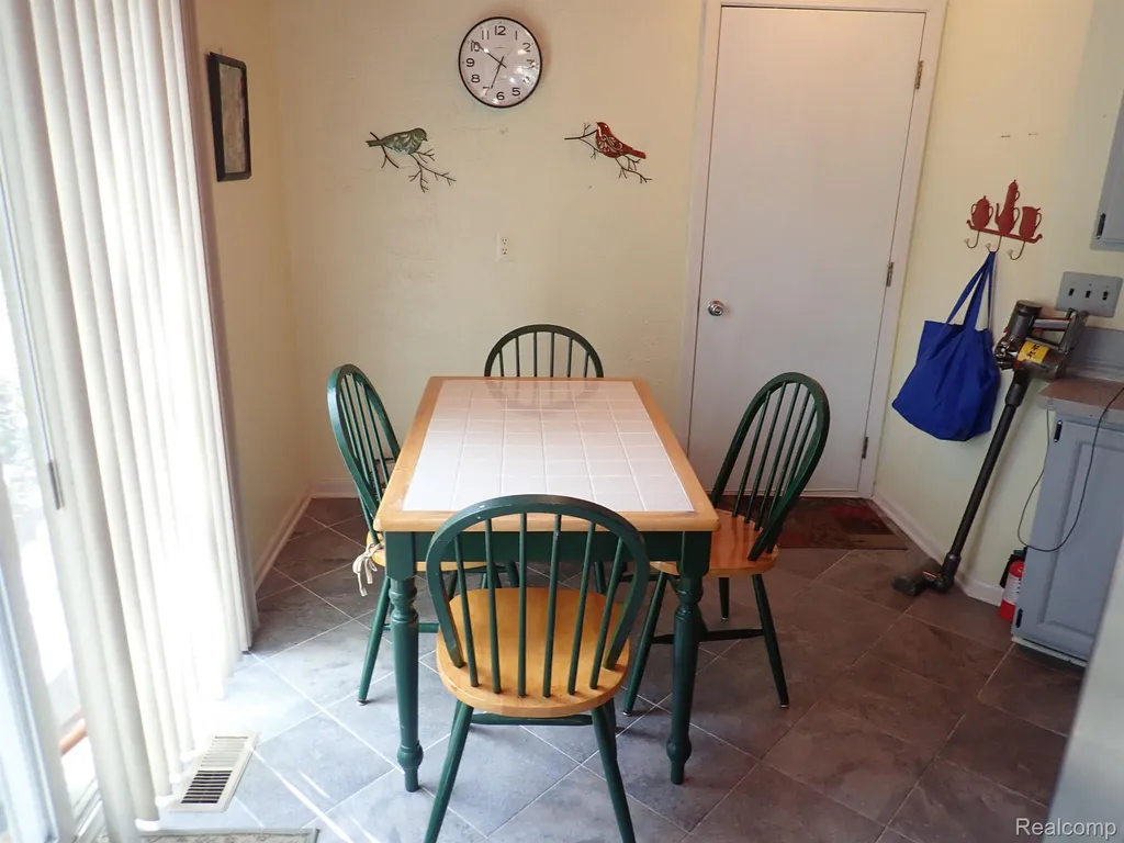46980 Country Lane Macomb Township MI 48044