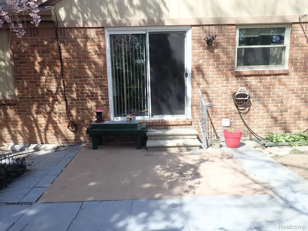 46980 Country Lane Macomb Township MI 48044