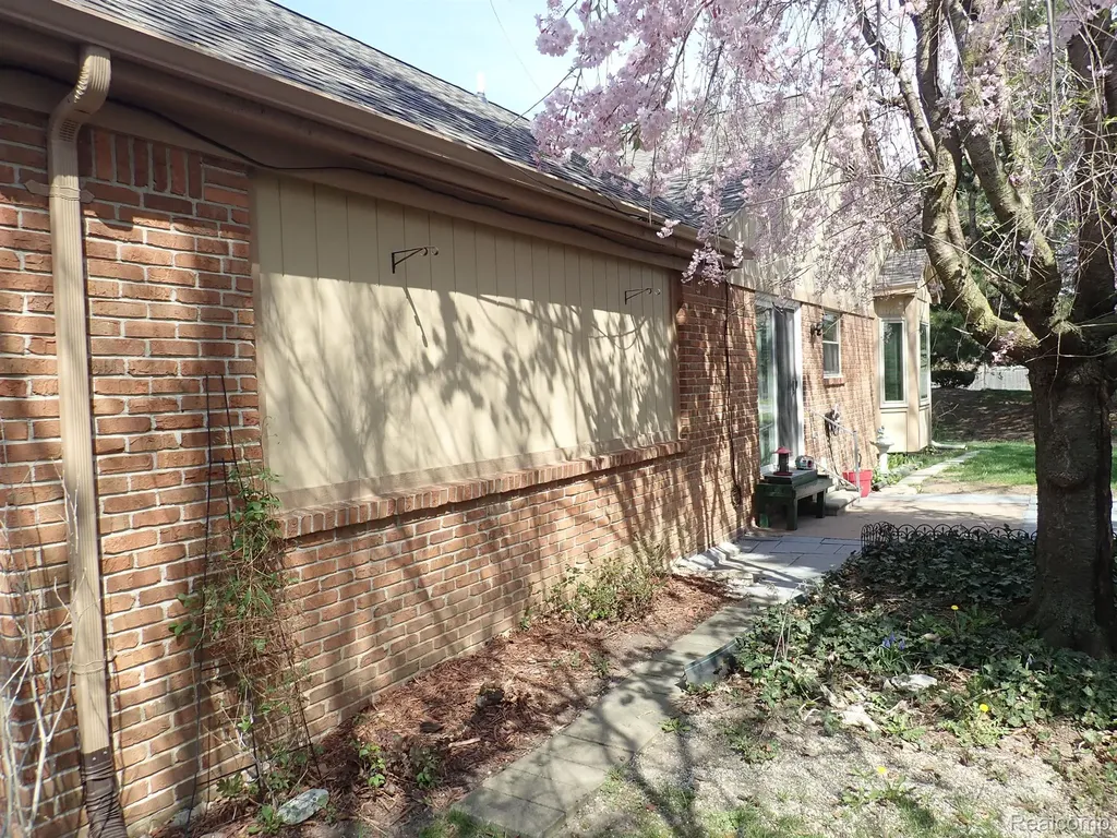 46980 Country Lane Macomb Township MI 48044