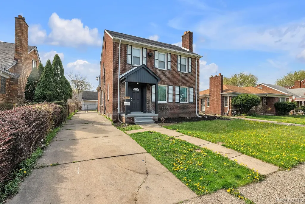 8790 E Outer Drive Detroit City MI 48213