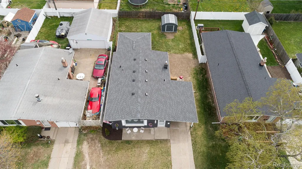 451 Darwin Street Westland City MI 48186