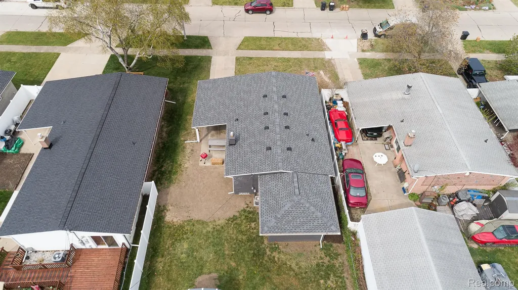 451 Darwin Street Westland City MI 48186