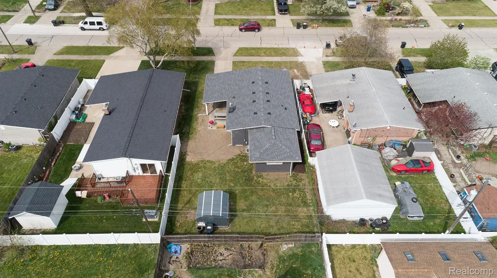 451 Darwin Street Westland City MI 48186