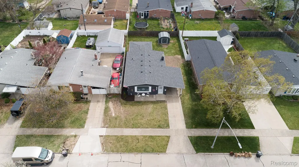 451 Darwin Street Westland City MI 48186