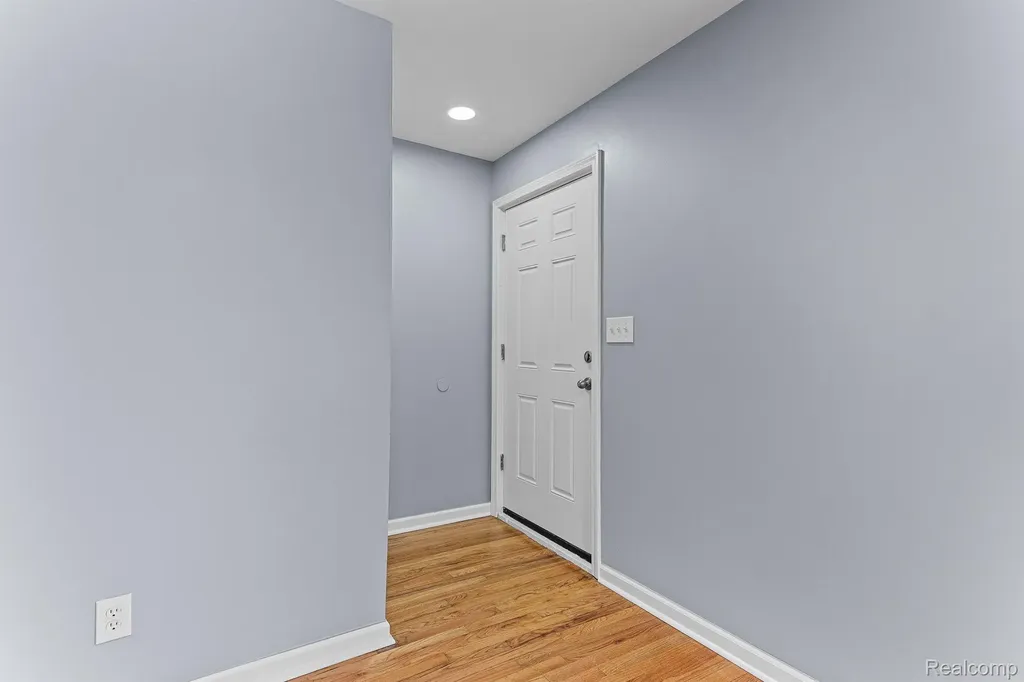 451 Darwin Street Westland City MI 48186