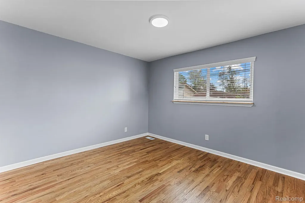 451 Darwin Street Westland City MI 48186