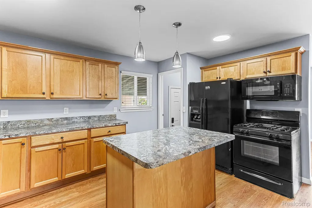451 Darwin Street Westland City MI 48186