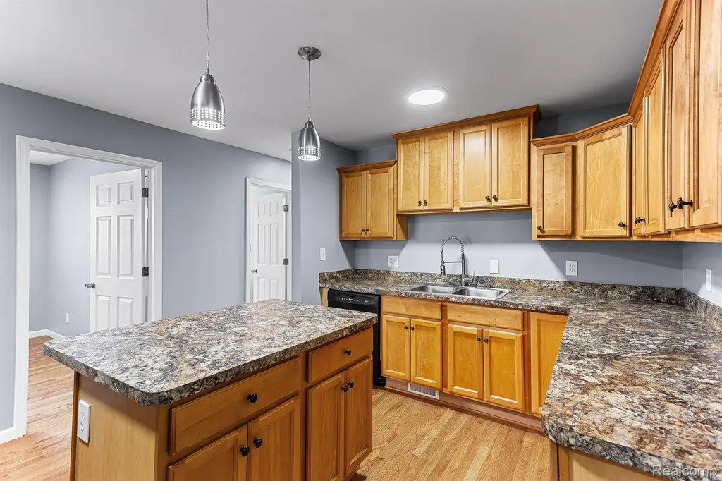 451 Darwin Street Westland City MI 48186