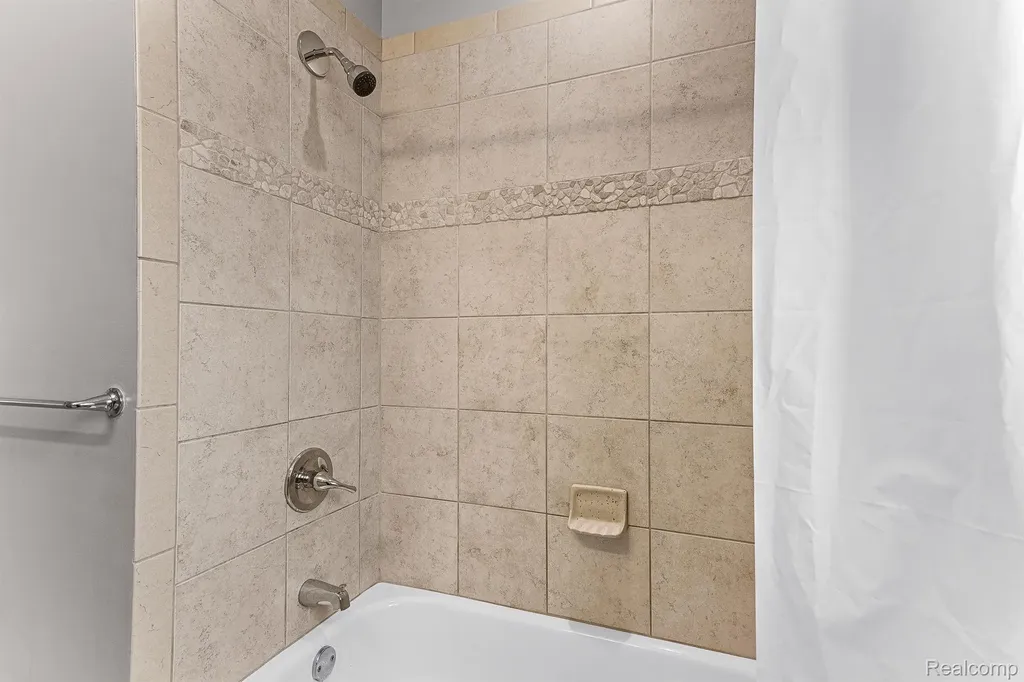 451 Darwin Street Westland City MI 48186