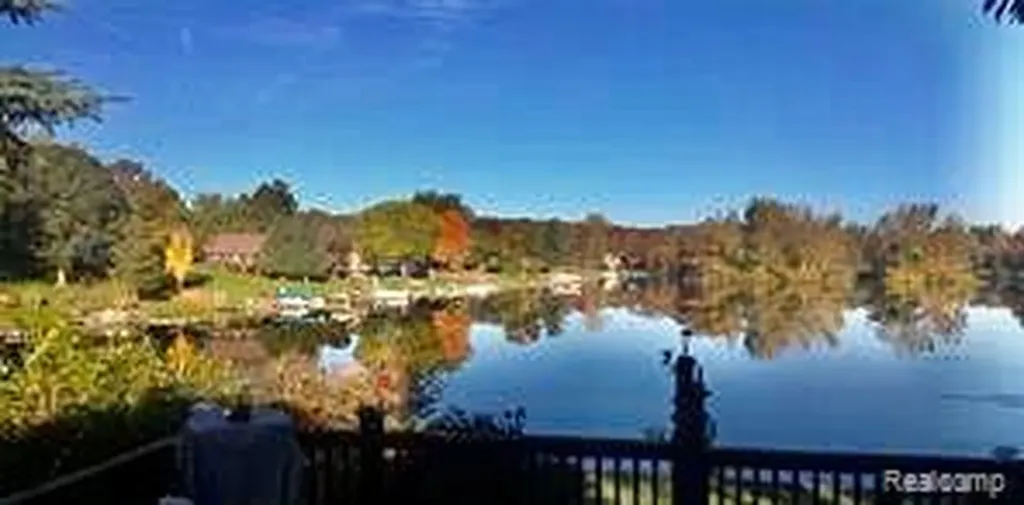 10418 King Road Springfield Charter Township MI 48350