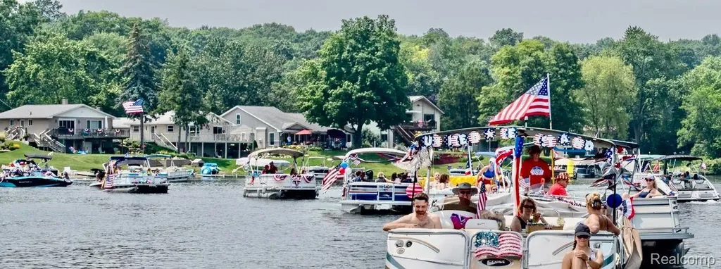 10418 King Road Springfield Charter Township MI 48350