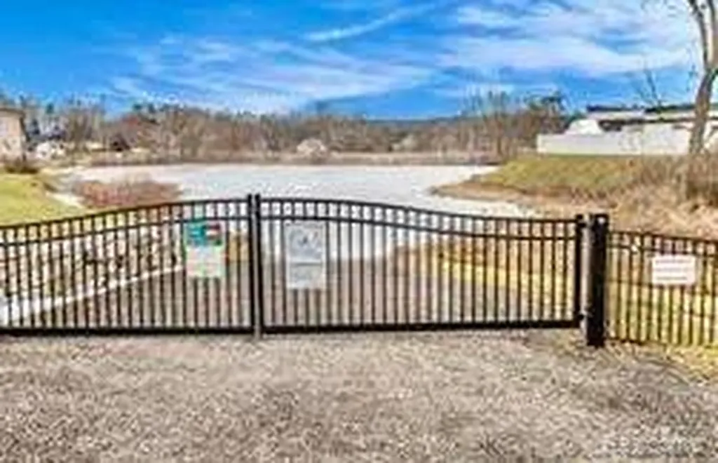10418 King Road Springfield Charter Township MI 48350