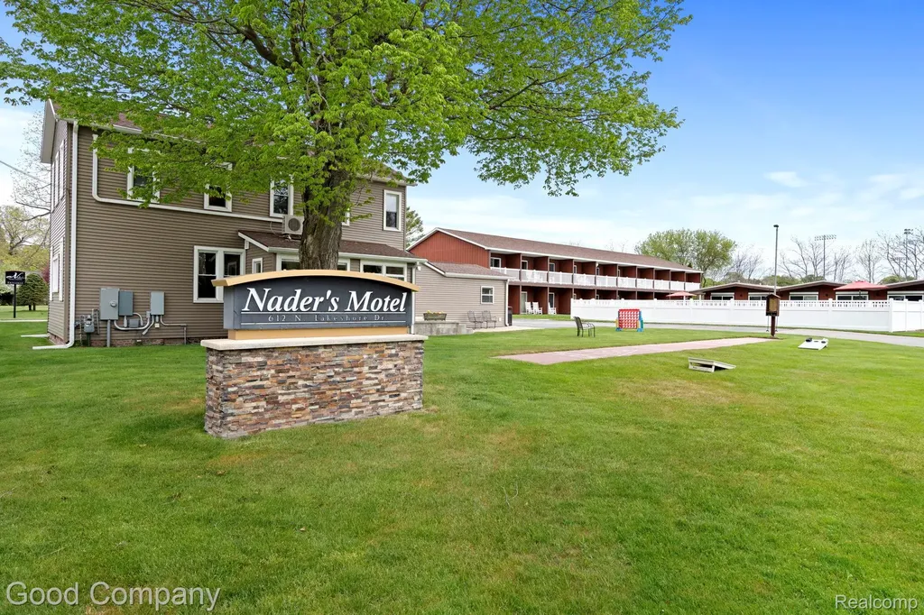 612 N Lakeshore Drive Ludington City MI 49431