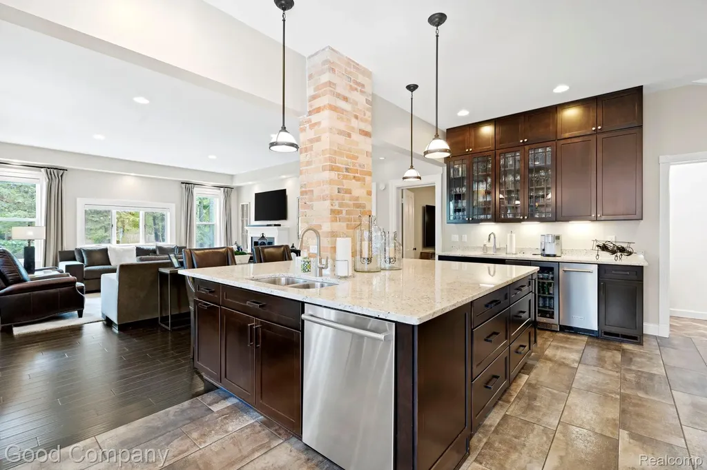 612 N Lakeshore Drive Ludington City MI 49431
