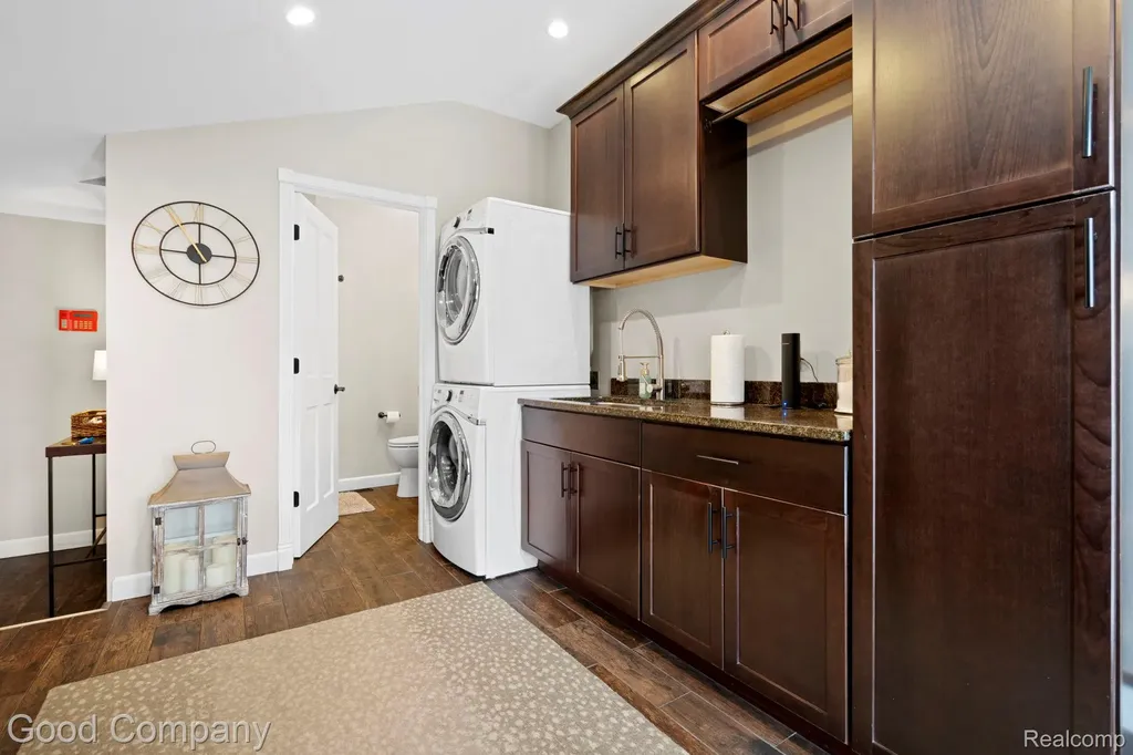 612 N Lakeshore Drive Ludington City MI 49431