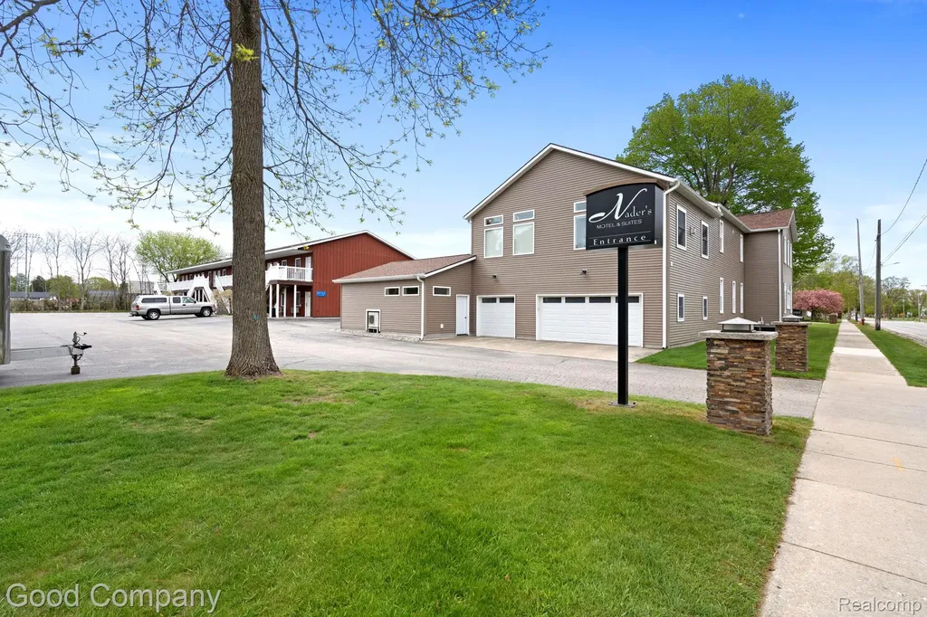 612 N Lakeshore Drive Ludington City MI 49431