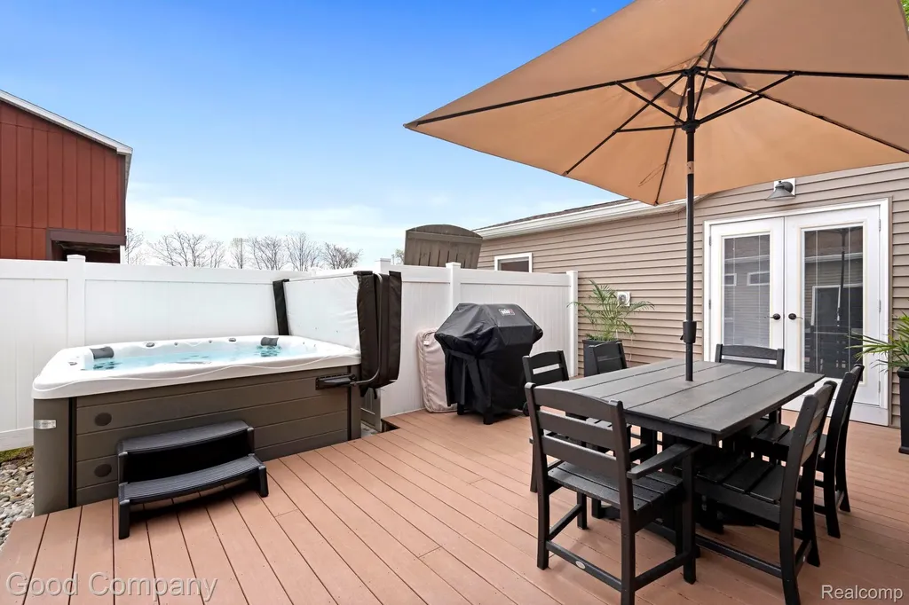 612 N Lakeshore Drive Ludington City MI 49431