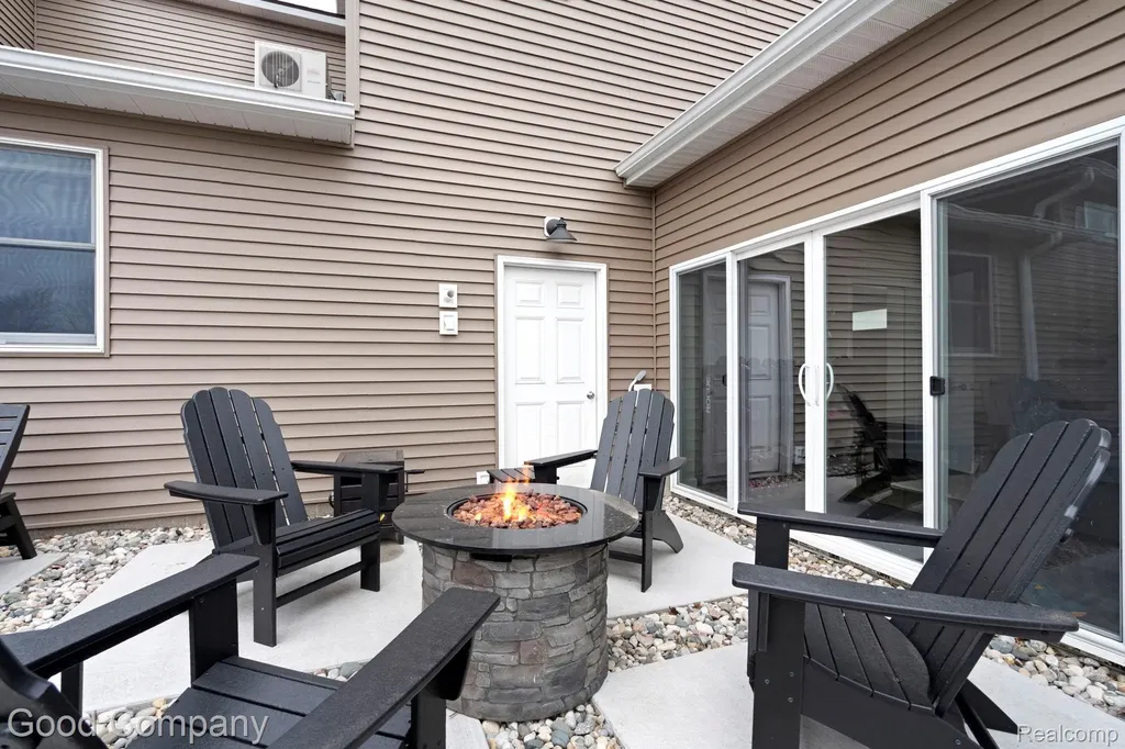 612 N Lakeshore Drive Ludington City MI 49431