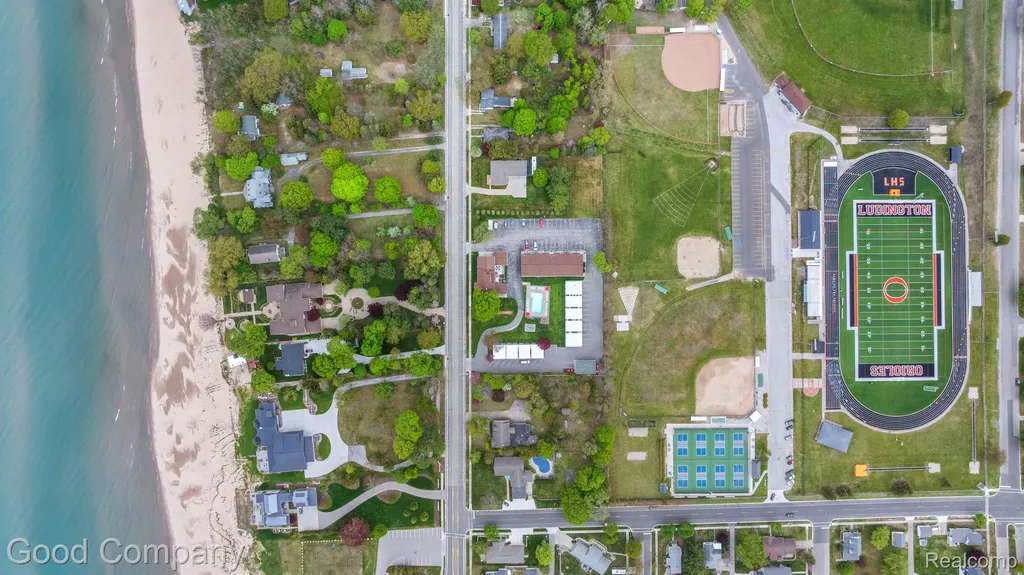 612 N Lakeshore Drive Ludington City MI 49431